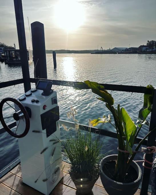 Apartamento Premium Hausboot Trave Traum Lubeca Exterior foto
